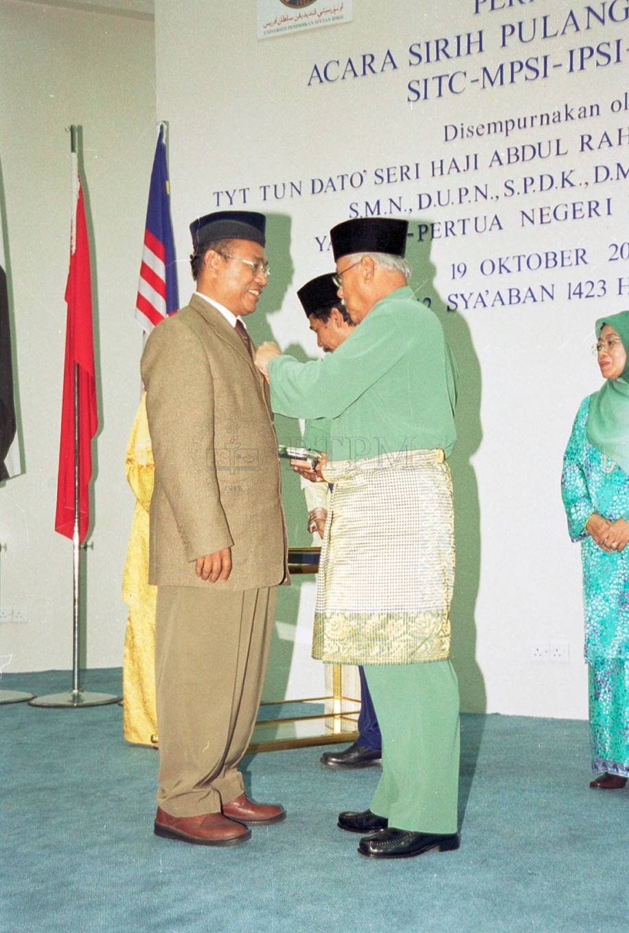 19 10 2002 MAJLIS PERASMIAN SIREH PULANG KE GAGANG